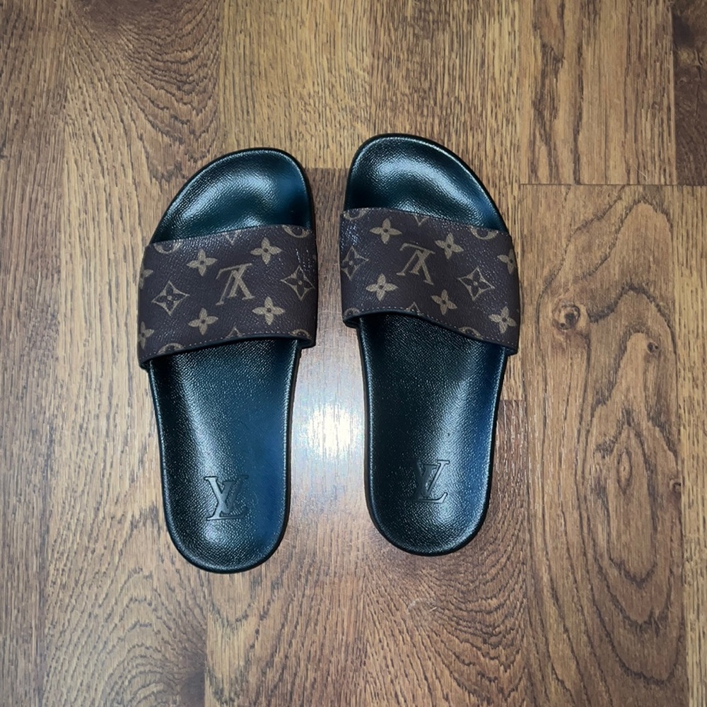 Knock off designer slides